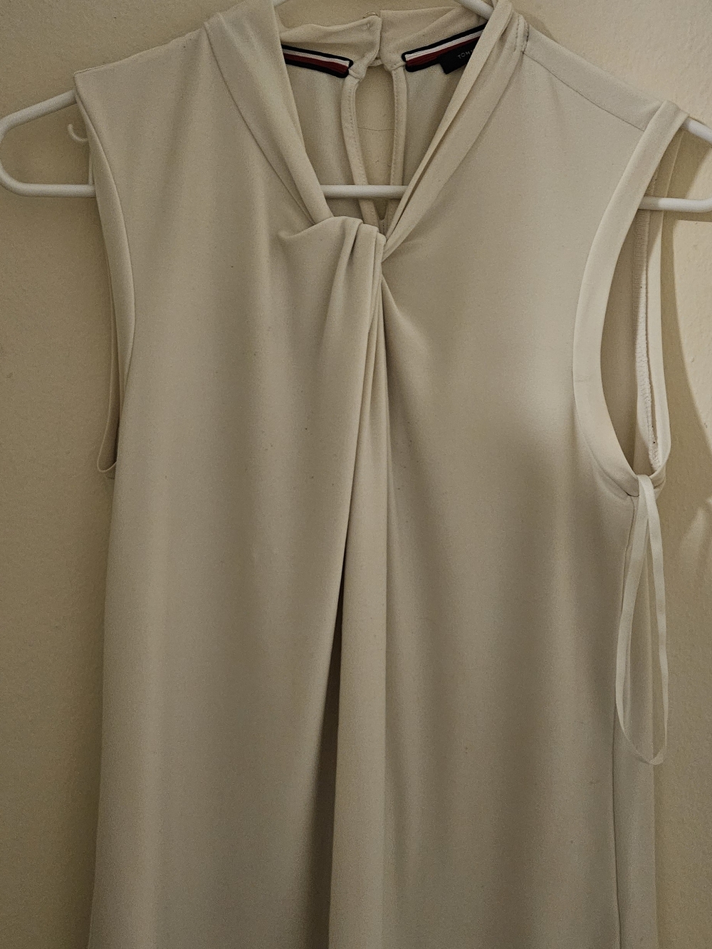 Tommy Hilfiger Cream Sleeveless Twist-Neck Top with Signature Trim